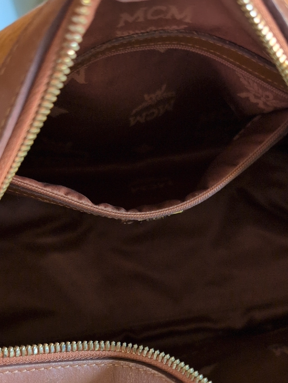Authentic MCM Visetos Cognac One Pocket Boston Handbag In Great Condition! - Picture 12 of 15